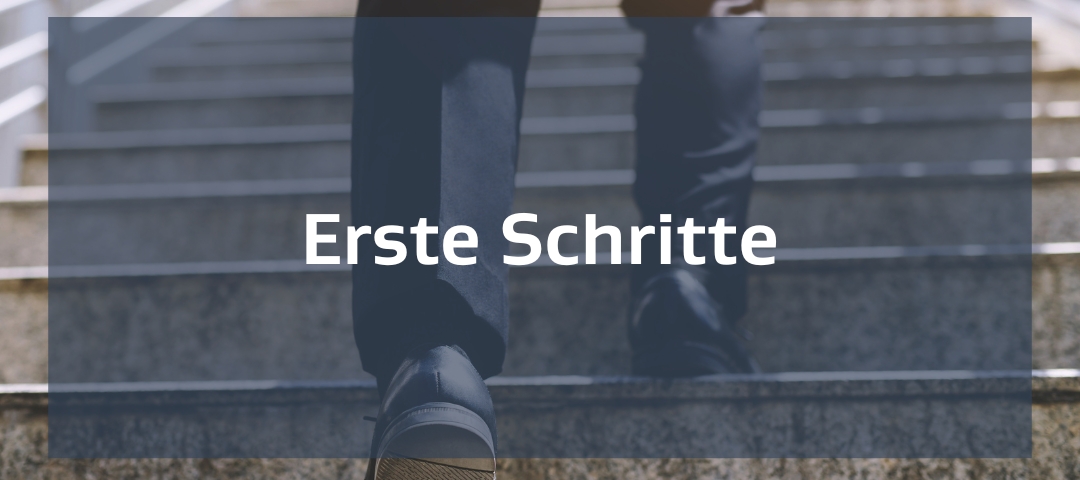 Vorschaubild. Erste Schritte. Ein Mann der eine Treppe hinaufläuft.