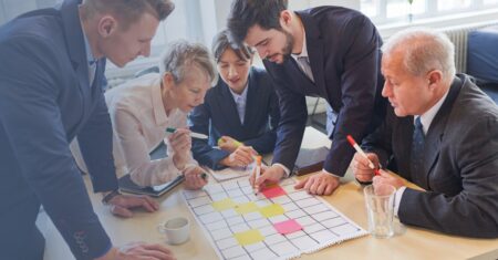 Mitarbeitende schulen: Teams sensibilisieren und IT-Sicherheit stärken