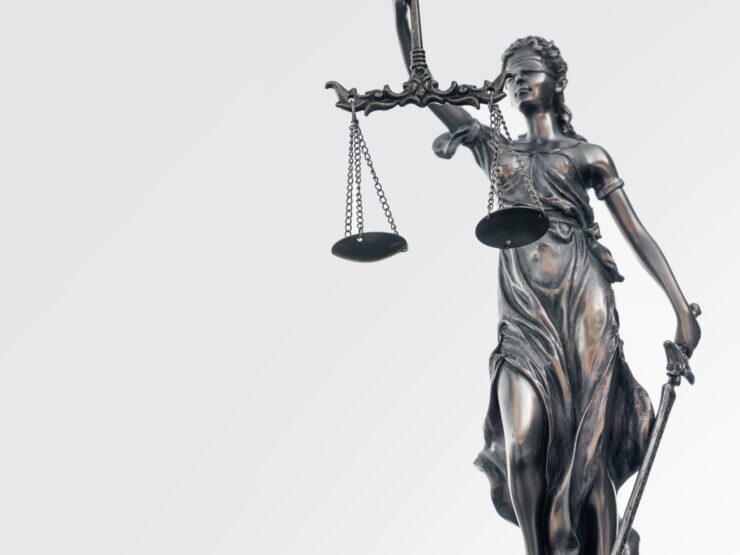 Vorschaubild NIS2-Richtlinie: Eine Justizia.