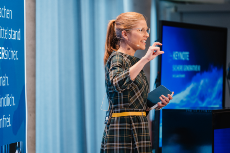 Sichere generative KI: Interview mit Luise Kranich (BSI)